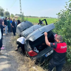 duzicinde otomobil sarampole devrildi 4 yarali Dl5213Oq