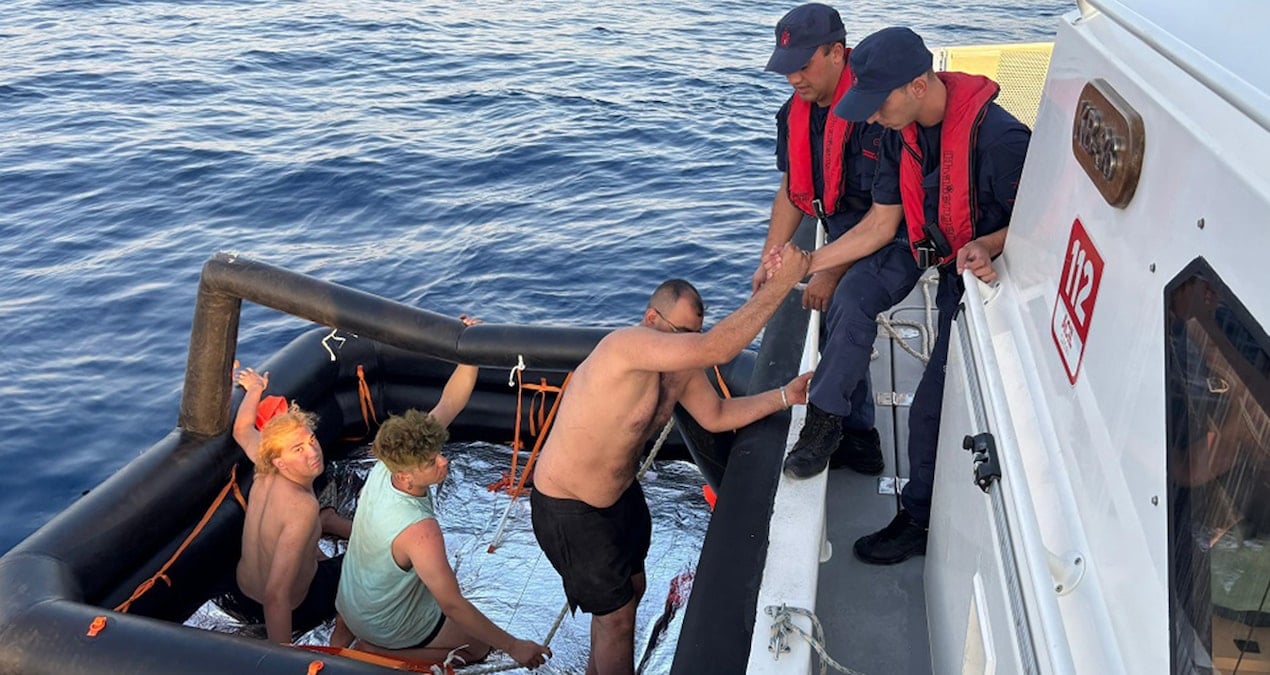 yunan ekipleri gocmenleri cirilciplak olume terk etti ZShXppzm