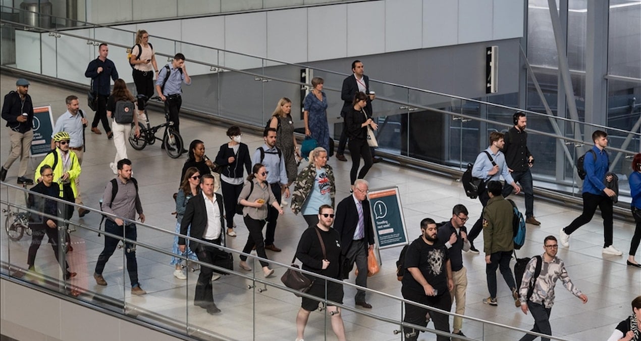 avrupada isten cikarmalar artiyor otomotivden bankaciliga her sektorde dalga TtK87wak.jpg