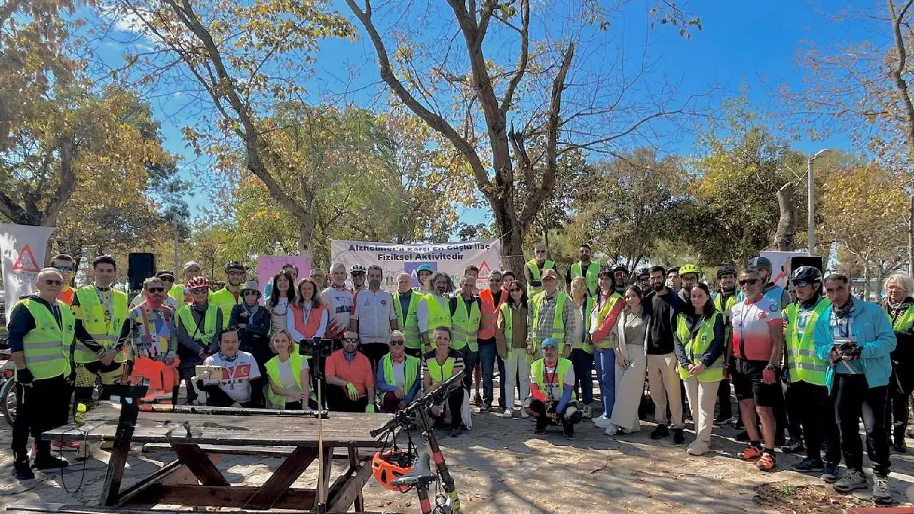 pedallar alzheimer icin cevrildi DGxpWJ3G.jpg