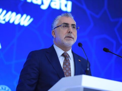 Bakan Işıkhan: Teknoloji İnsanları Güçlendirmeli, Yerine Geçmemelidir
