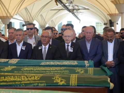 Asli baykaldan cenaze sonrasi kilicdaroglu ve ozele gonderme en onde yer alanlar dUBbeKpc