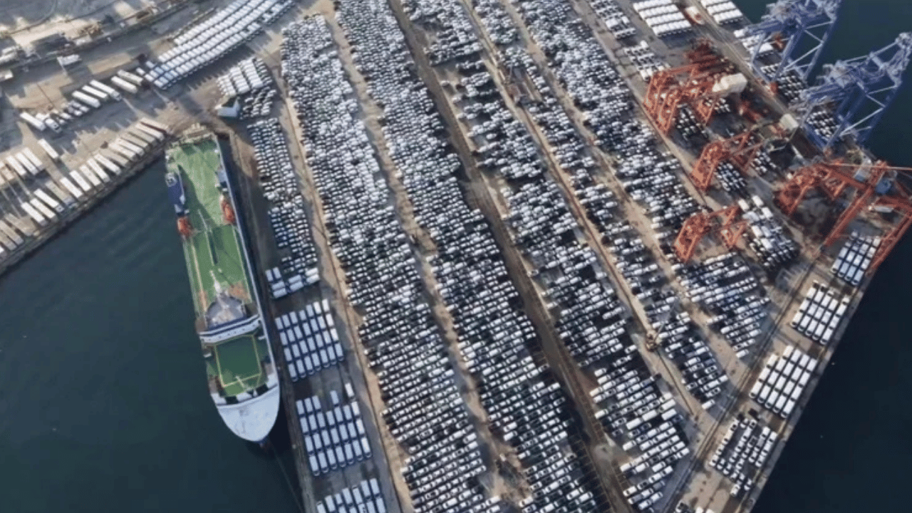 Binlerce sifir araba haydarpasada bekletiliyor 9286E9gJ