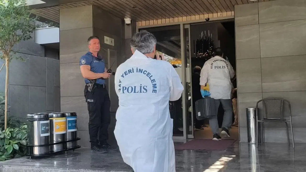 Otel odasinda olu bulundu yanindaki maddeler ekipleri alarma gecirdi TjJTV4AI